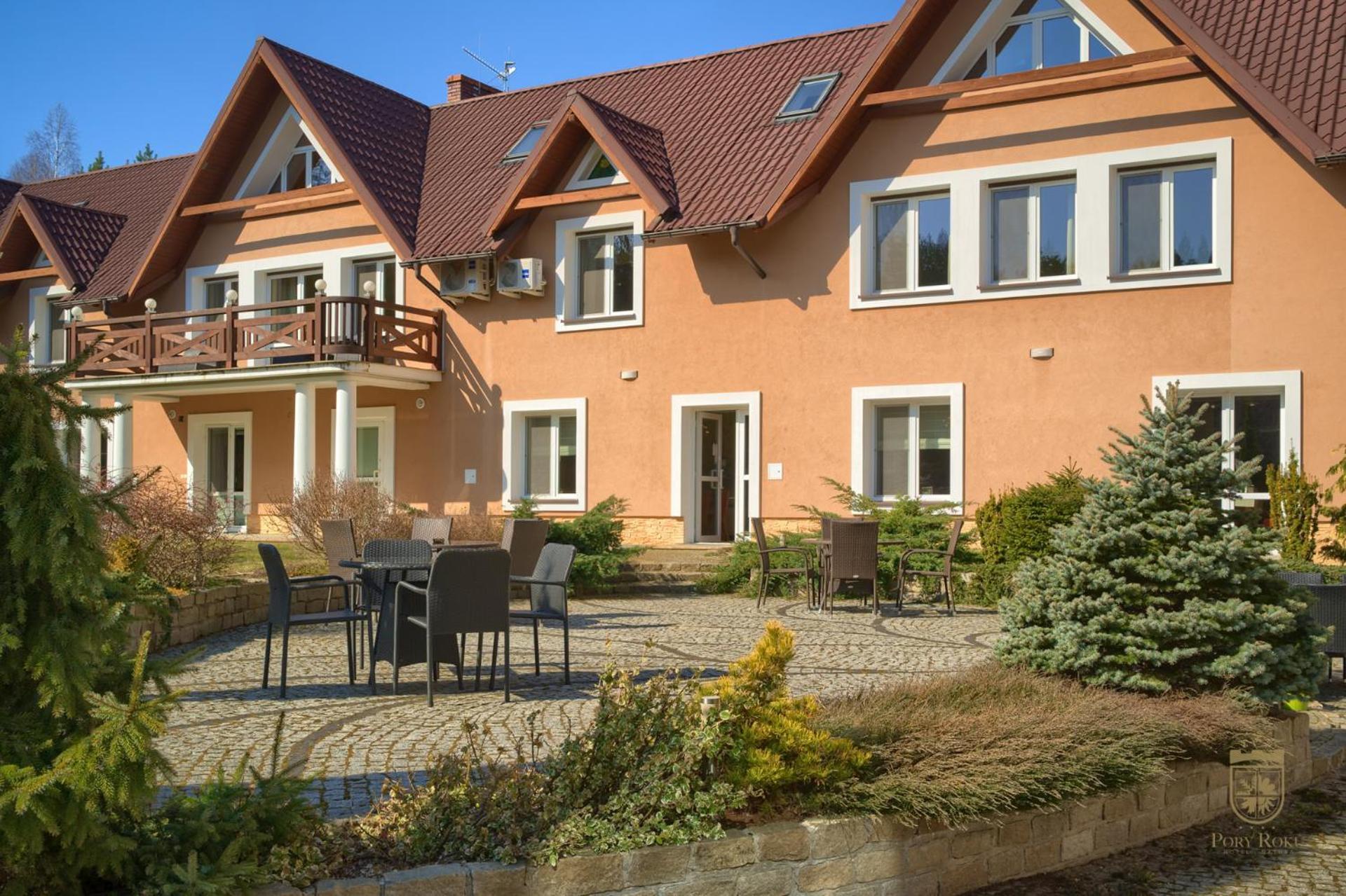 Hotel Pory Roku Czysteblota Kültér fotó