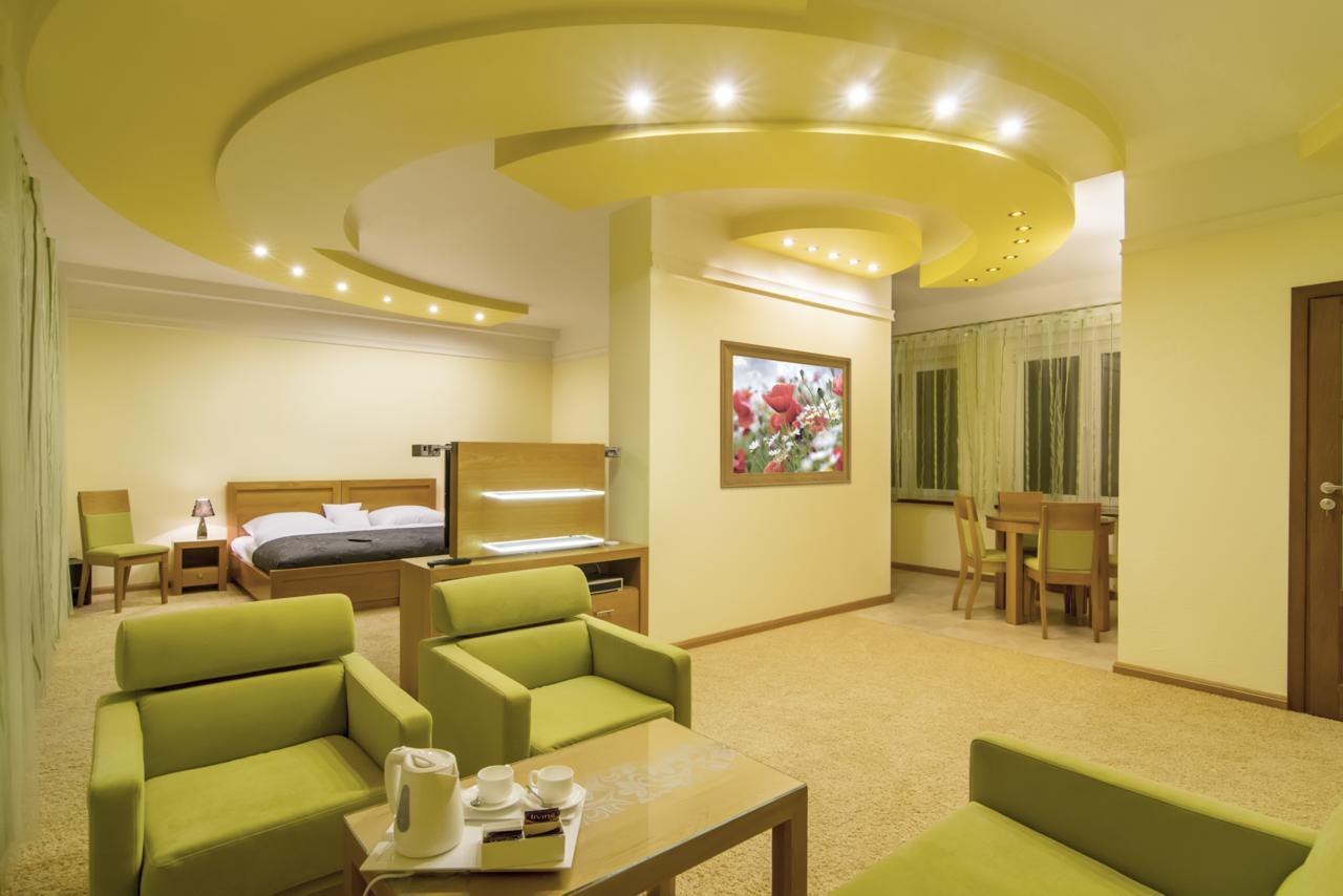 Hotel Pory Roku Czysteblota Kültér fotó