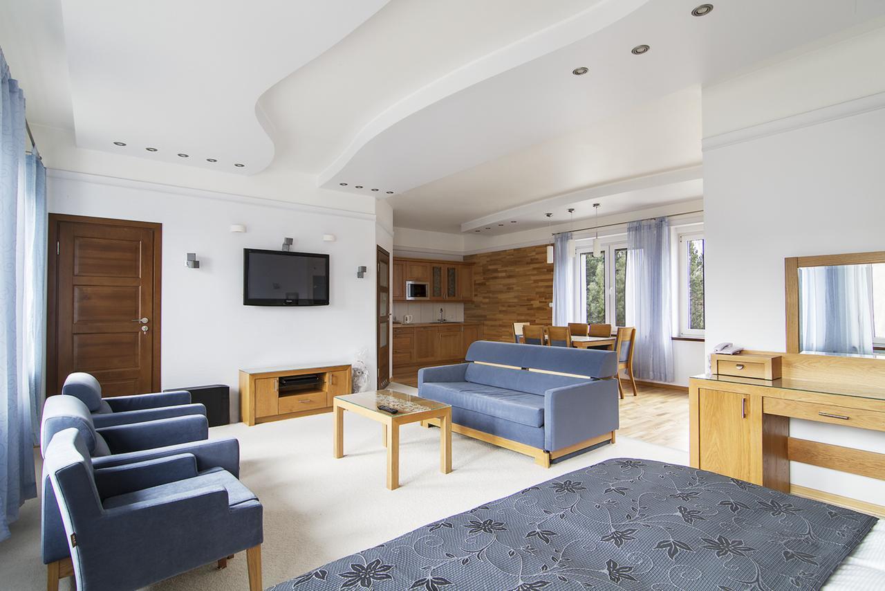 Hotel Pory Roku Czysteblota Kültér fotó