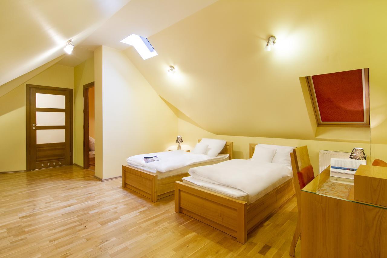 Hotel Pory Roku Czysteblota Kültér fotó