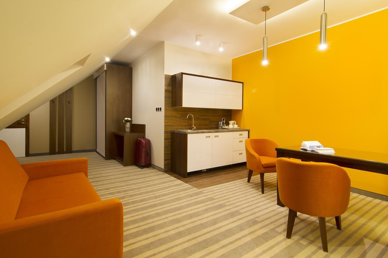 Hotel Pory Roku Czysteblota Kültér fotó