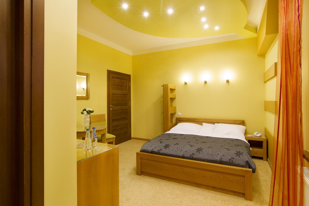 Hotel Pory Roku Czysteblota Kültér fotó
