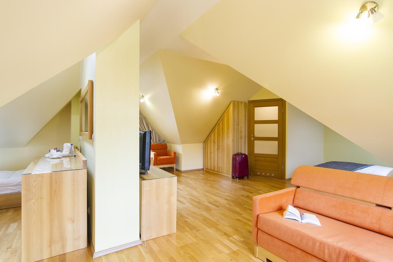 Hotel Pory Roku Czysteblota Kültér fotó