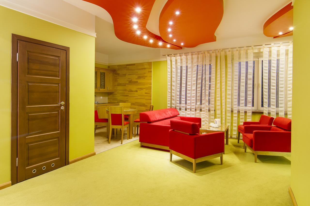 Hotel Pory Roku Czysteblota Kültér fotó