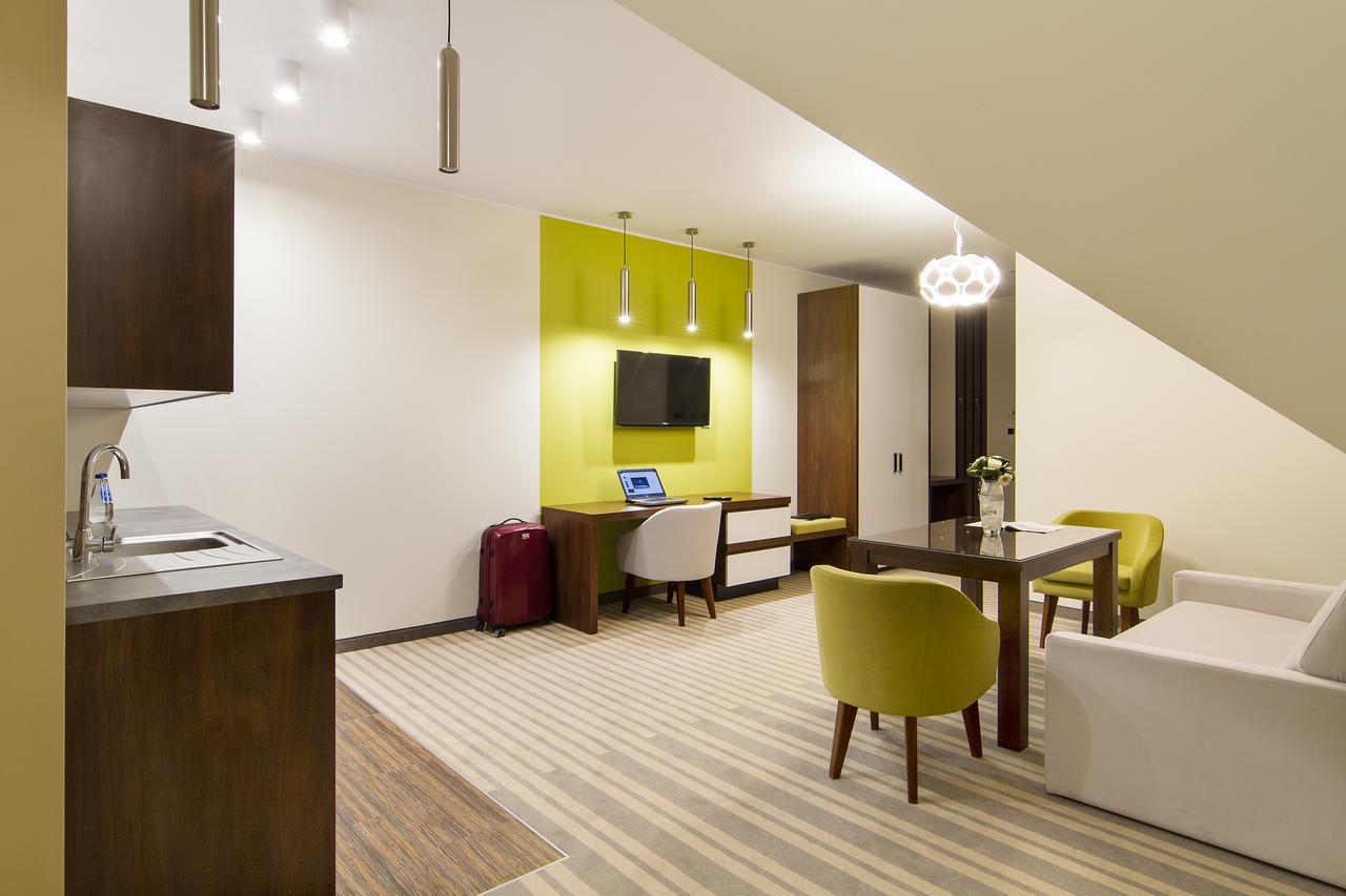 Hotel Pory Roku Czysteblota Kültér fotó